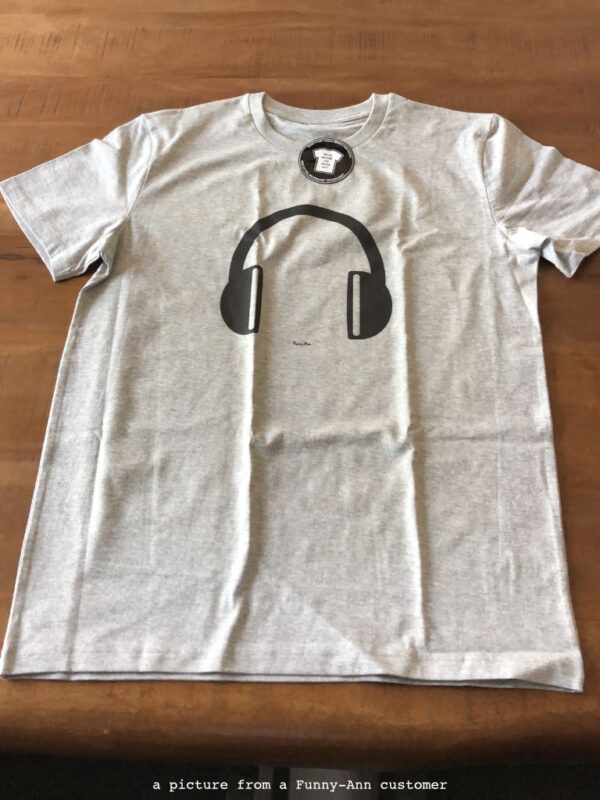 Funny-Headphones Tshirt customer picture 01.jpg